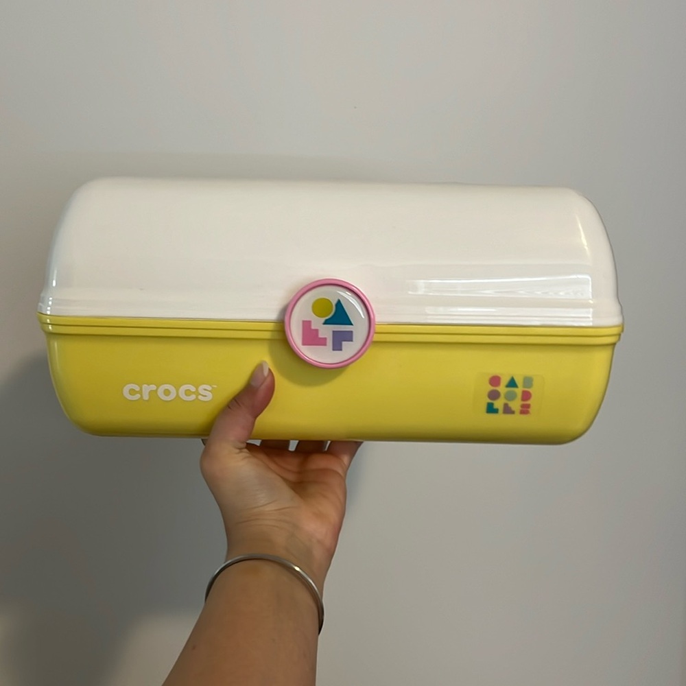 BNWOT crocs x caboodles collab caboodle